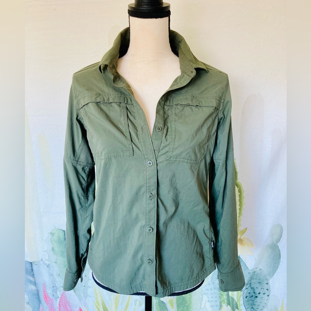 REI Women's Utility Shirt in Forest Green